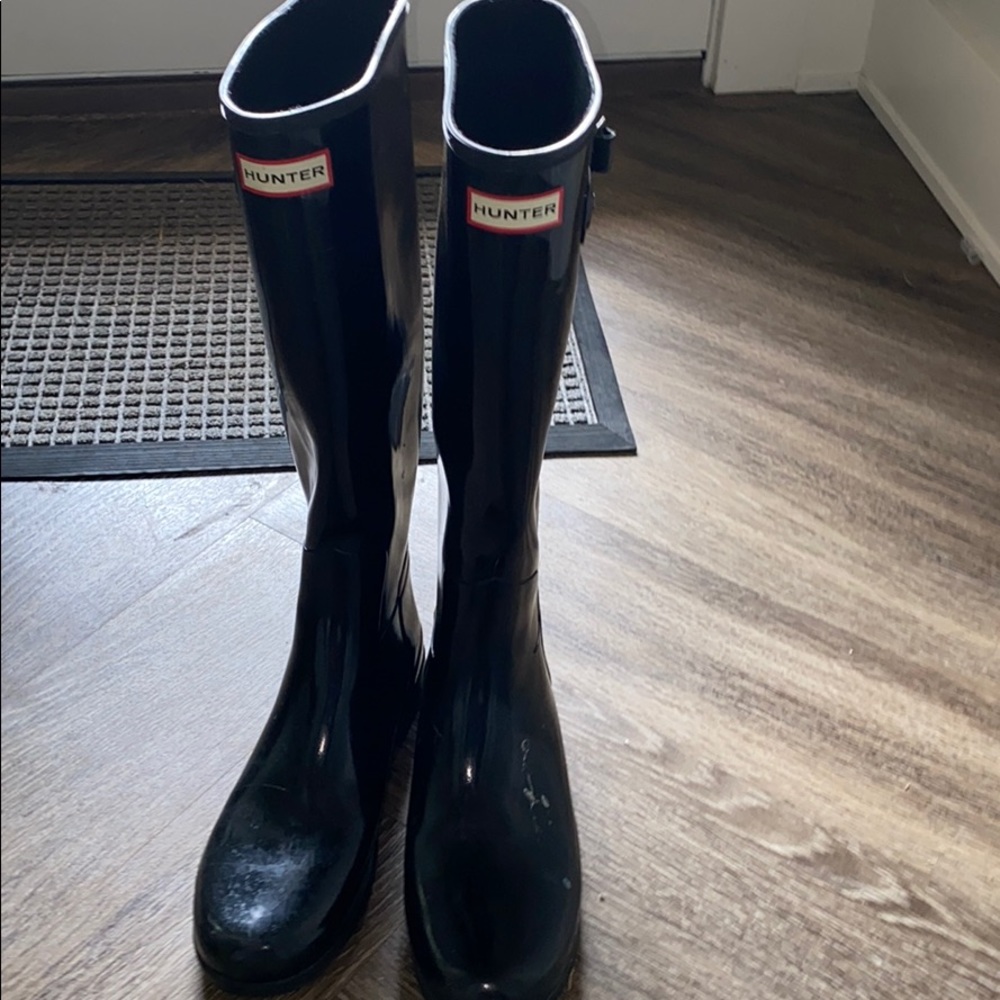 Shinny black Hunter rain boots